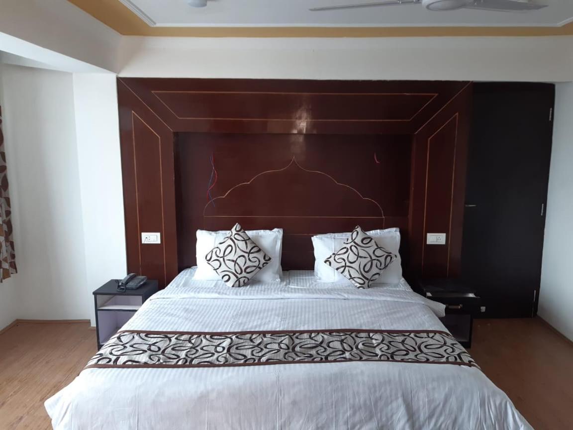 Hotel D Indian Каргил Екстериор снимка